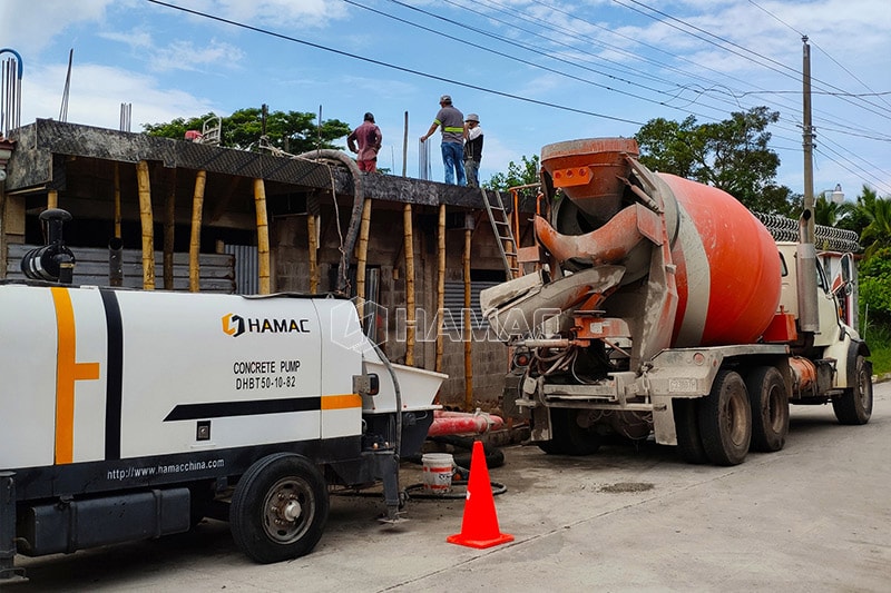 Concrete pump DHBT50 is pumping concrete for a private house in Salvador.  