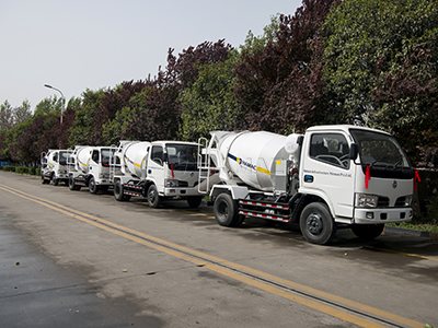 <b>Four units of 1.5 cbm concrete transit mixer truck to Nepal</b>