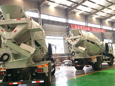 <b>Two sets of 6 m3 concrete mixer truck were delivered to South America</b>