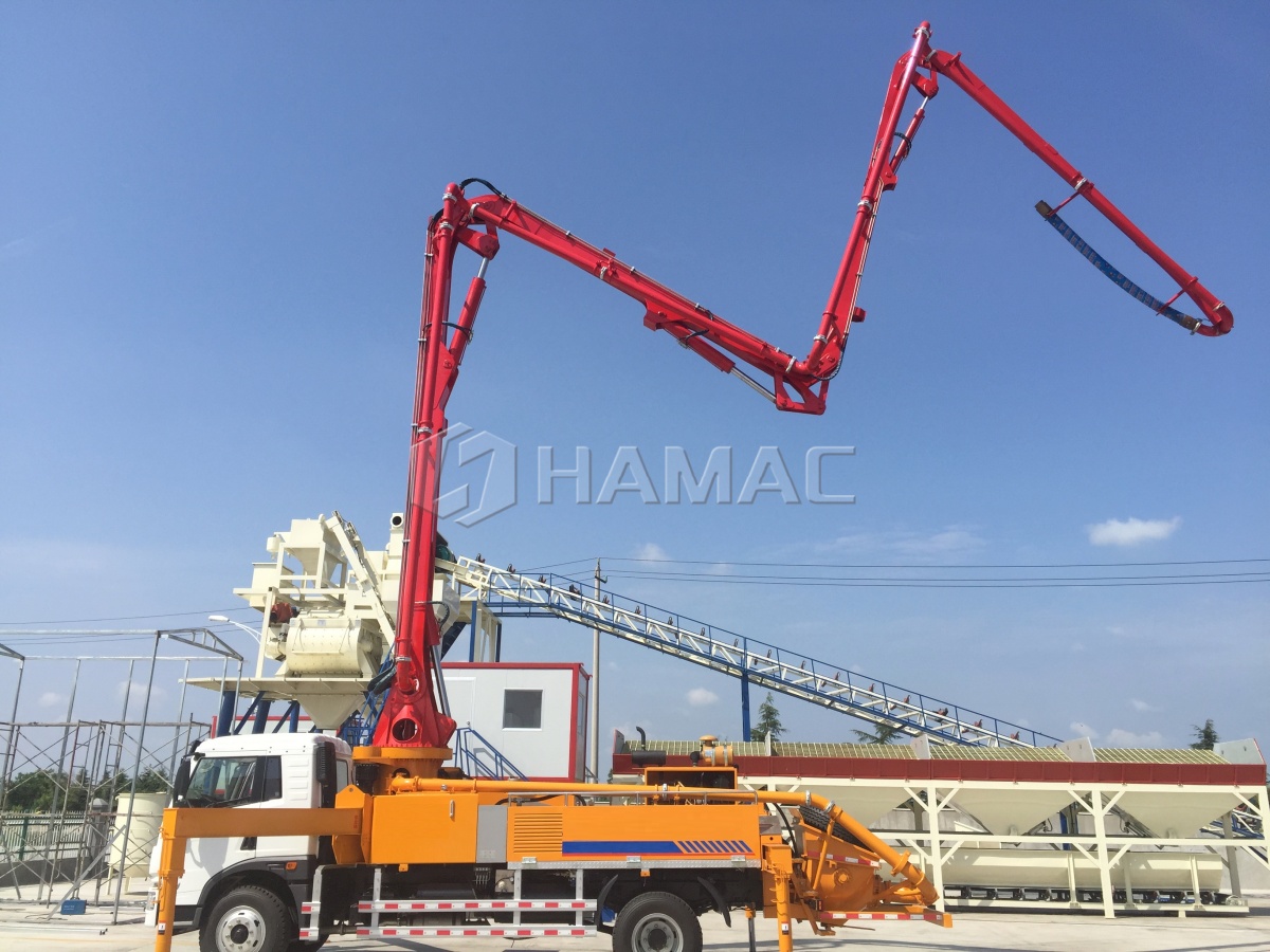 Truck-mounted Concrete boom pump