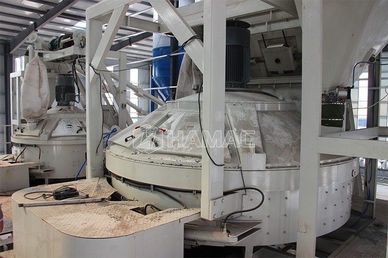 Concrete batching plant with planetary concrete mixer