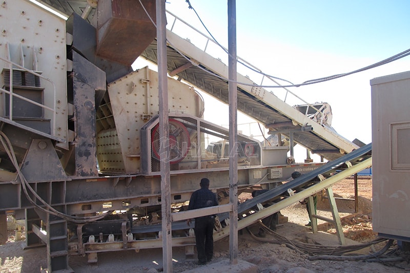 Mobile impact crusher is working in Algeria 
