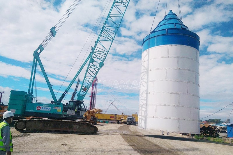  800 tons cement silo was being erected