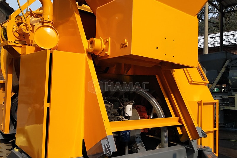 Diesel engine integrated in the concrete mixer with pump