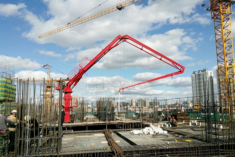 Concrete placing boom