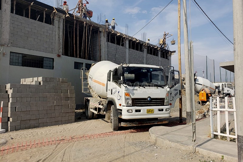 10m3 Concrete mixer truck job site