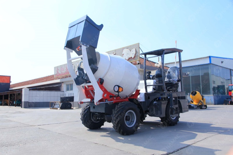 mini self-loading concrete mixer