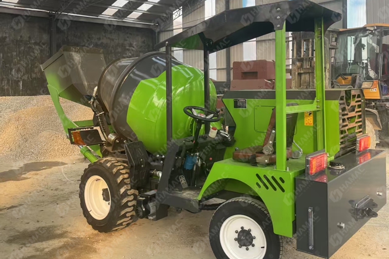 mini self-loading concrete mixer