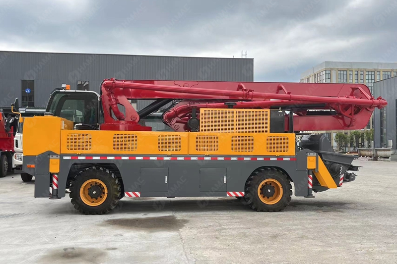 Crawler Concrete Mixer with Pump Truck
