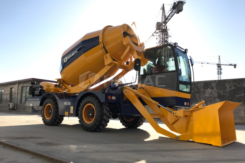 HMC400 self-loading concrete mixer was delivered to Peru